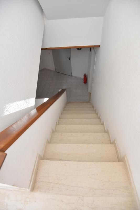 Economy Apartment- Semi Basement image 3