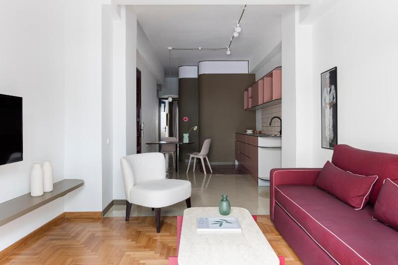 One-Bedroom Apartment image 1