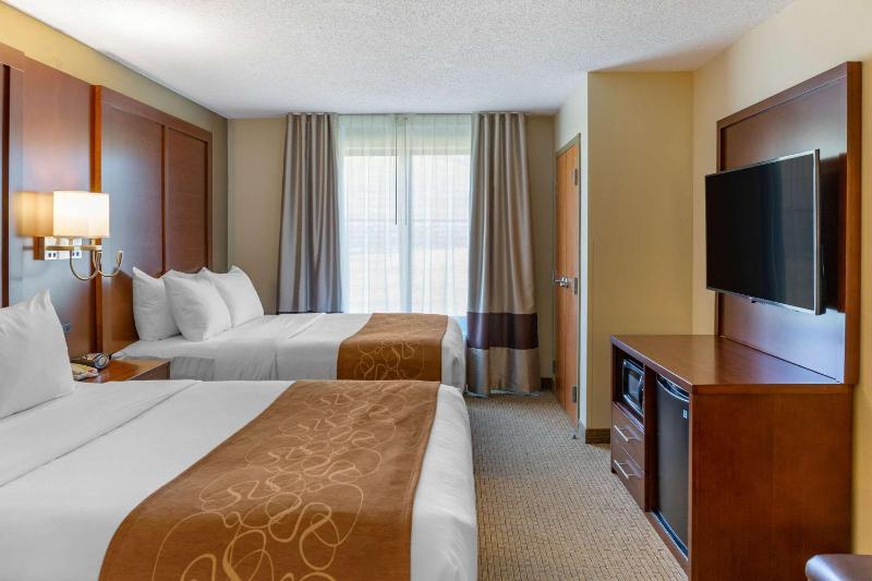  Queen Suite with Two Queen Beds - Non-Smoking image 2