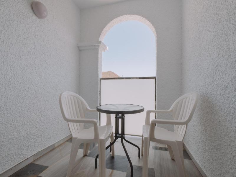 Quadruple Room with Terrace image 3