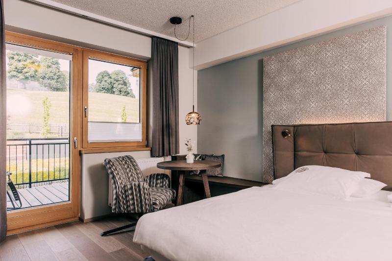 Double Room image 4
