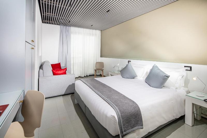 Comfort Double Room with Extra Bed image 4