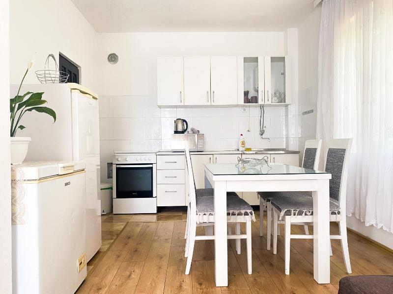 Superior Apartment image 1