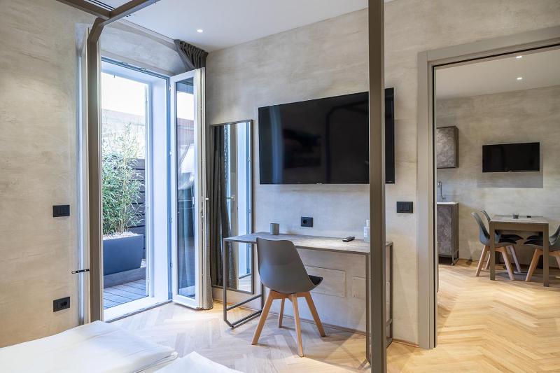 Sea Garden Apartments & Rooms - image 33