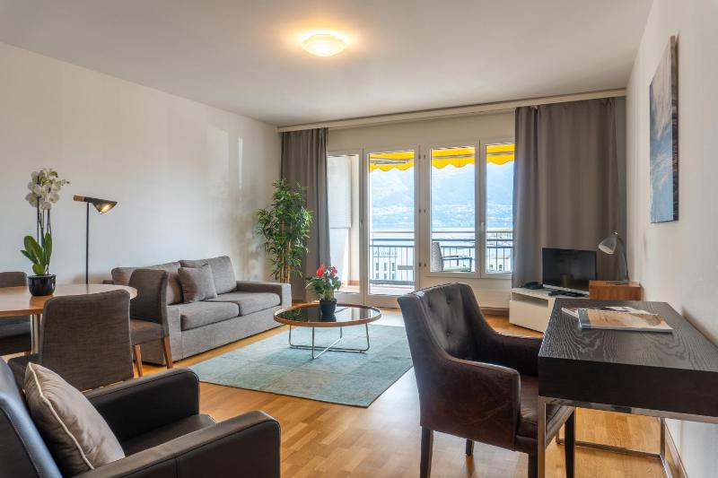 Superior Apartment with Lake View image 4