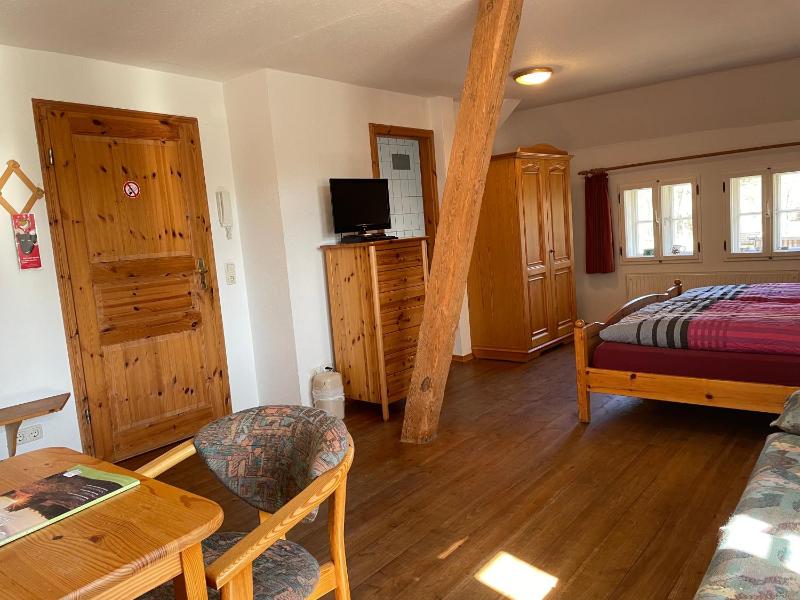Large Double Room image 1