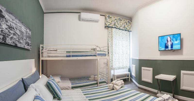 Quadruple Room image 3