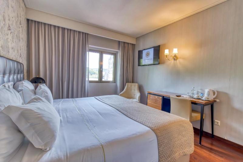 Double Room with Monastery View image 4