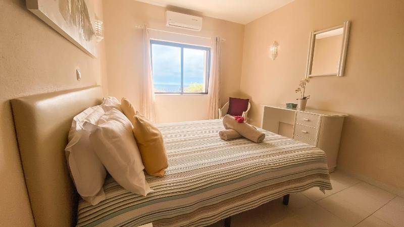 Superior Two-Bedroom Apartment with Sea View image 3