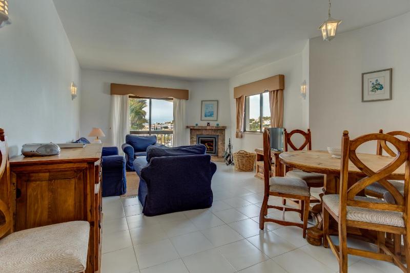 Two-Bedroom Apartment with Sea View image 2
