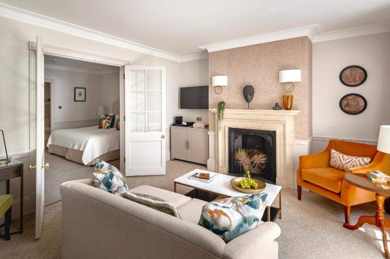 Deluxe Suite image 1
