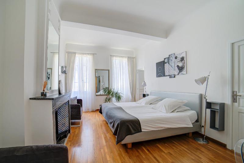 Superior Triple Room image 2