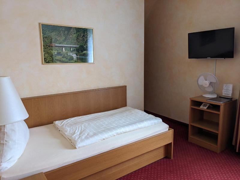 Single Room image 1