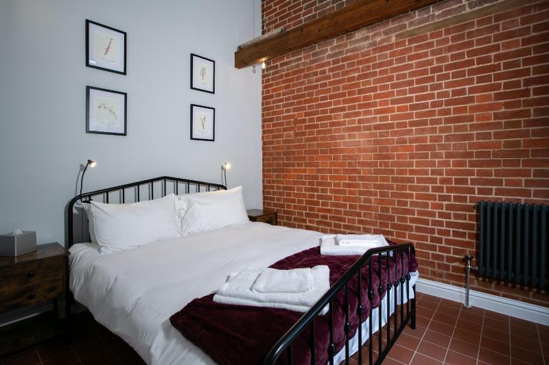 One-Bedroom Cottage image 1