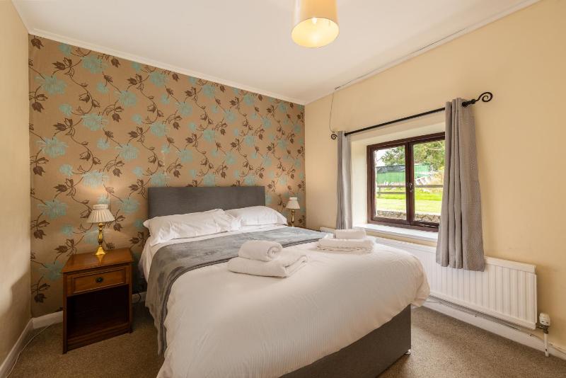 Standard Double Room image 4