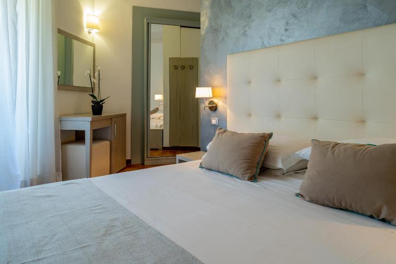 Executive Double or Twin Room image 3