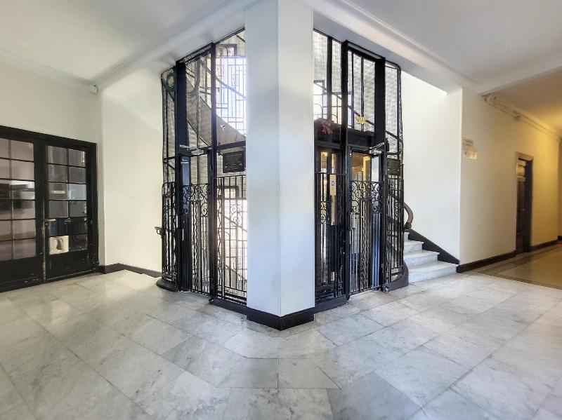Nestor&Jeeves - PALAIS HISPANIA - Top floor apartment - image 12