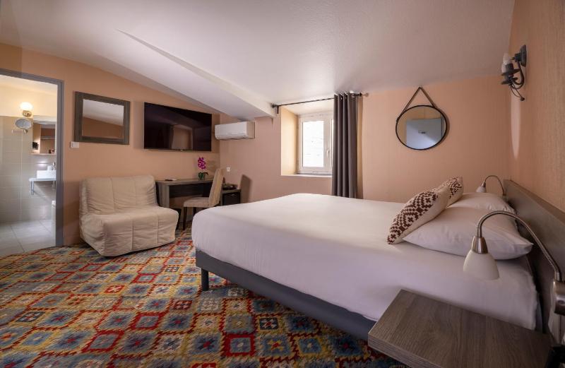 Superior Double Room image 4