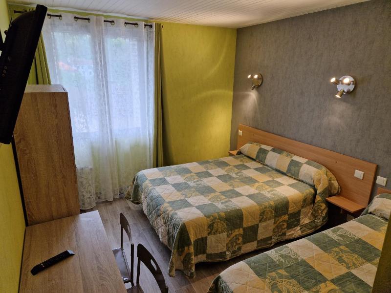 Triple Room (Street Side) image 1
