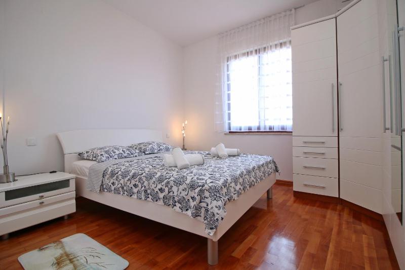Apartment with Sea View image 1