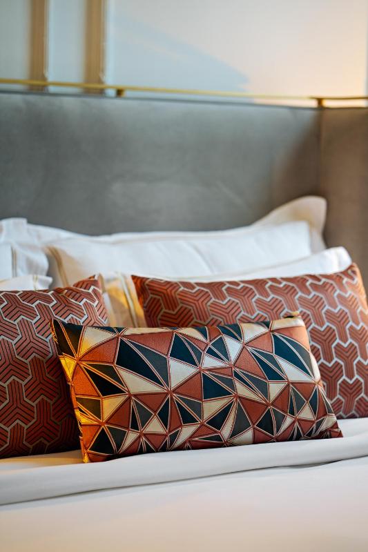 Deluxe Double Room with City View image 4