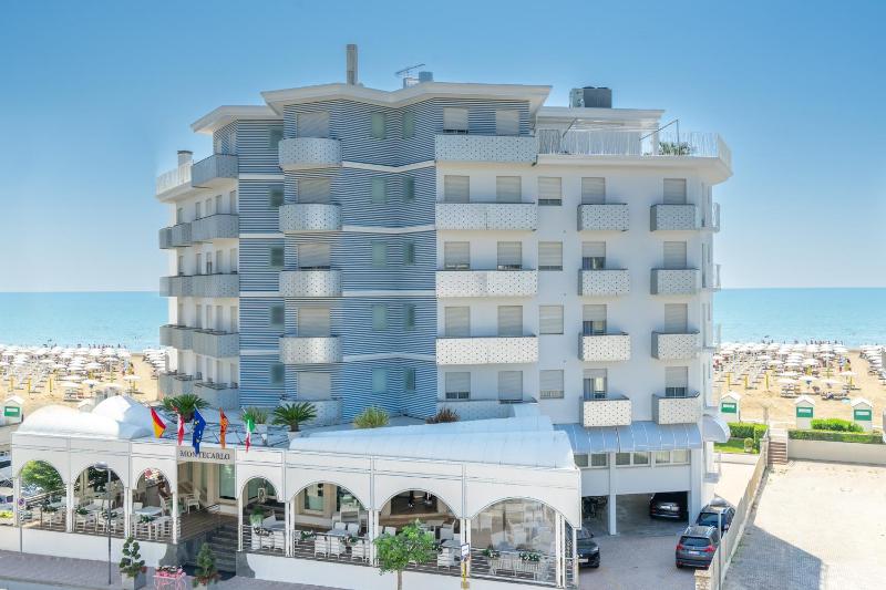 Hotel Montecarlo 3 Stelle Superior - image 40
