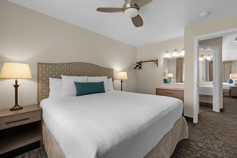 Pelican Shores Inn - image 12