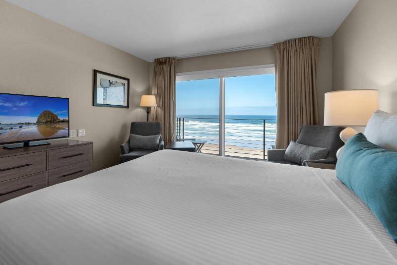 Pelican Shores Inn - image 22