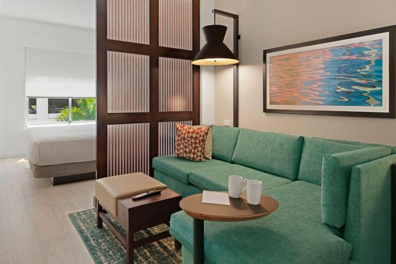 King Room with Sofa Bed - High Floor image 4