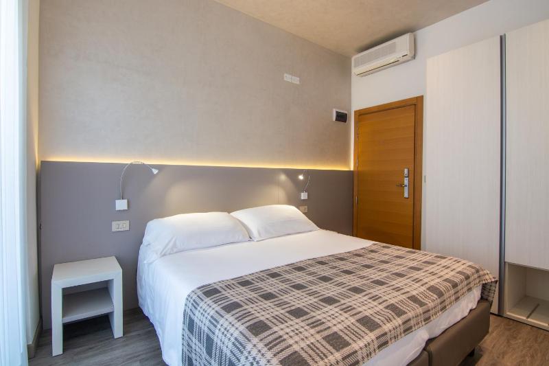 Hotel Montecarlo 3 Stelle Superior - image 46