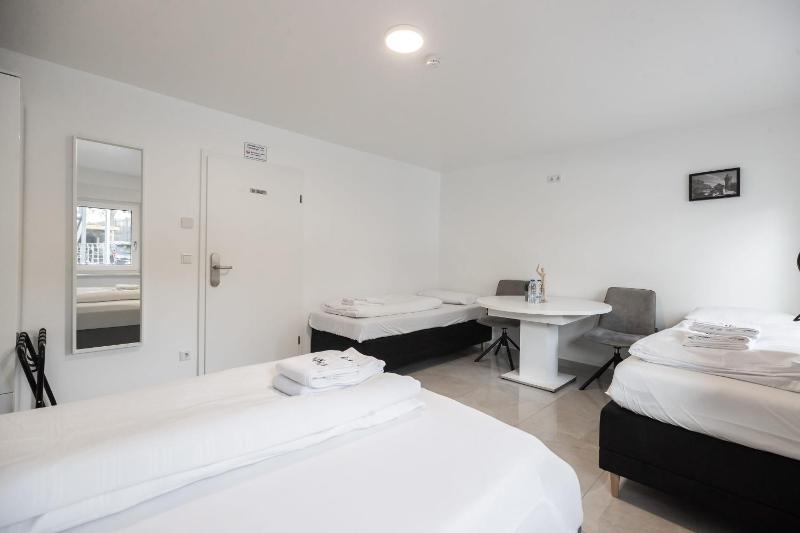 Rooms by StayStay I 24 Hours Check-In - image 20