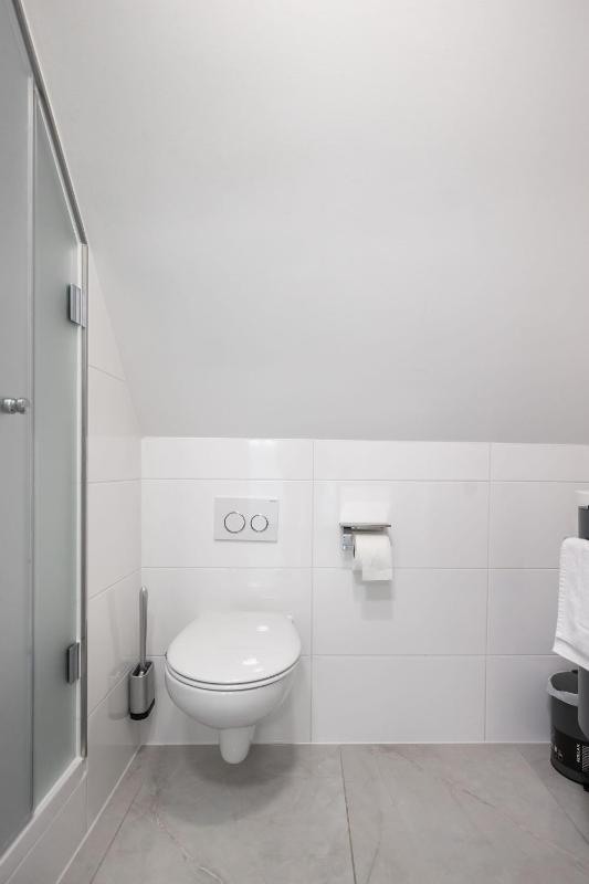 Rooms by StayStay I 24 Hours Check-In - image 30