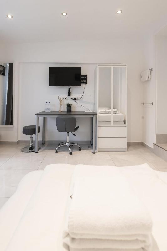 Rooms by StayStay I 24 Hours Check-In - image 8