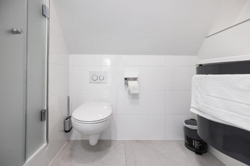 Rooms by StayStay I 24 Hours Check-In - image 19