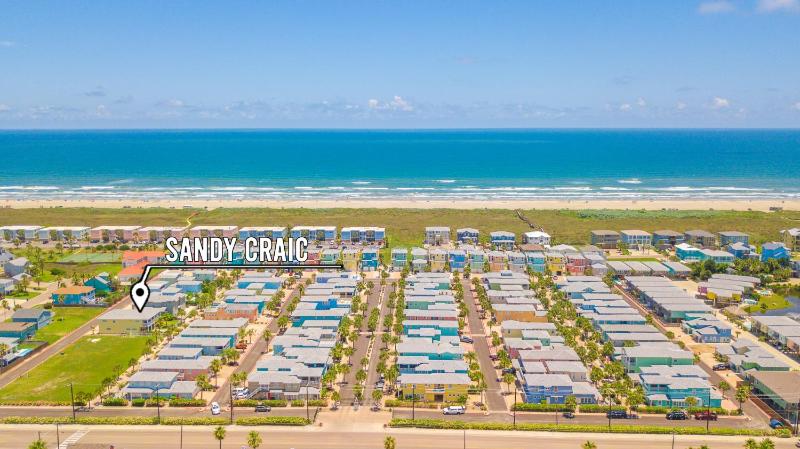 Sandy Craic- Elevator! Overlooking Community Pool! - image 47