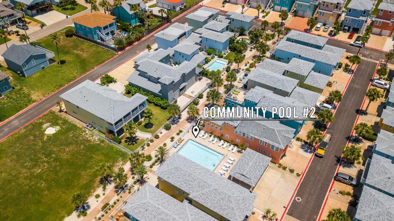 Sandy Craic- Elevator! Overlooking Community Pool! - image 22