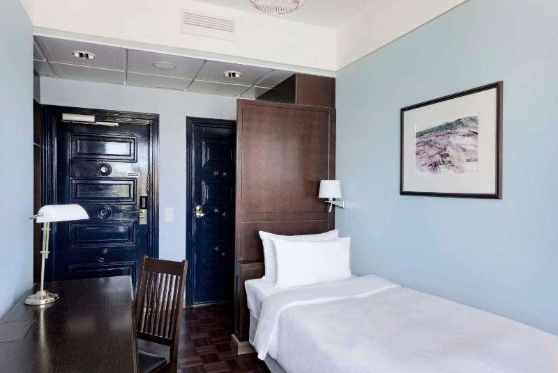 Standard Single Room image 4