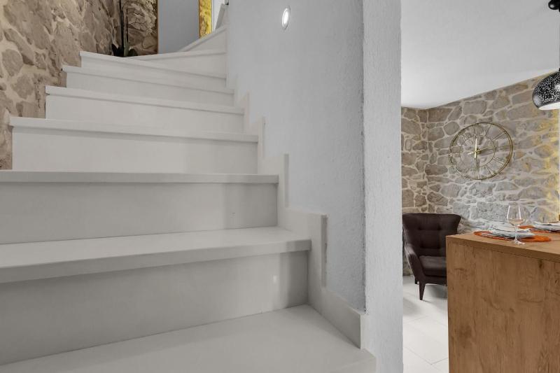 Apartments by the sea Makarska - 21443 - image 16