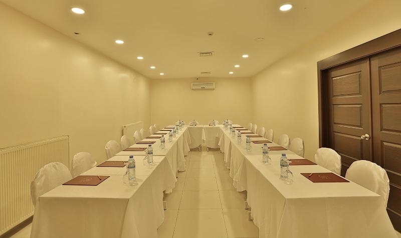 Standard Triple Room image 3