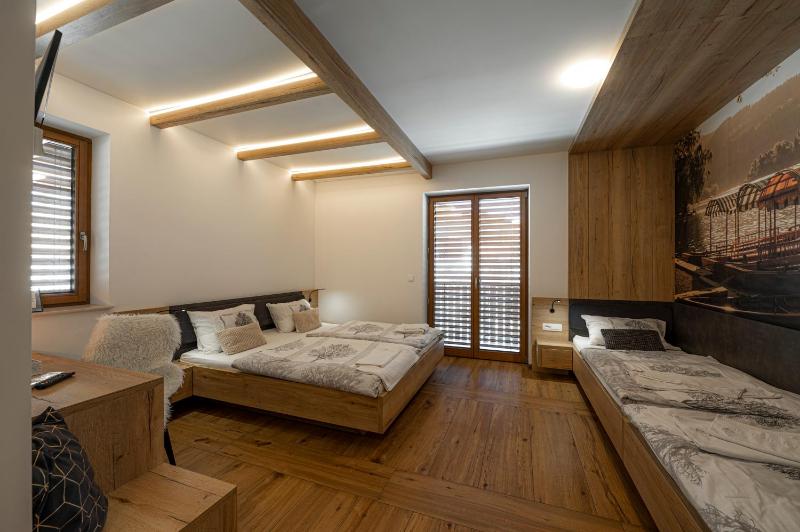 Quadruple Room with Balcony image 3
