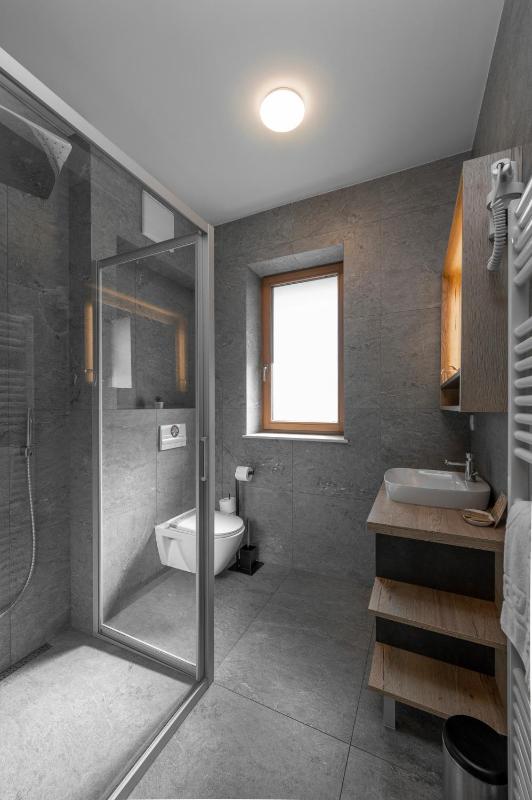 Triple Room with Balcony image 4