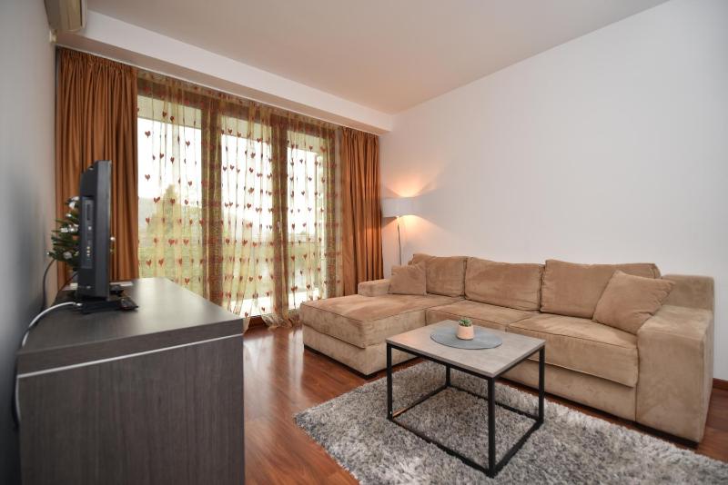 One-Bedroom Suite image 4