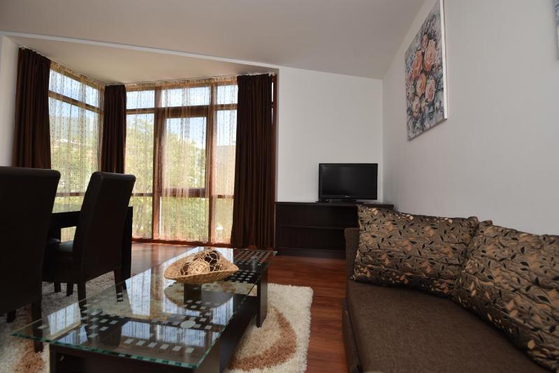 One-Bedroom Apartment image 3
