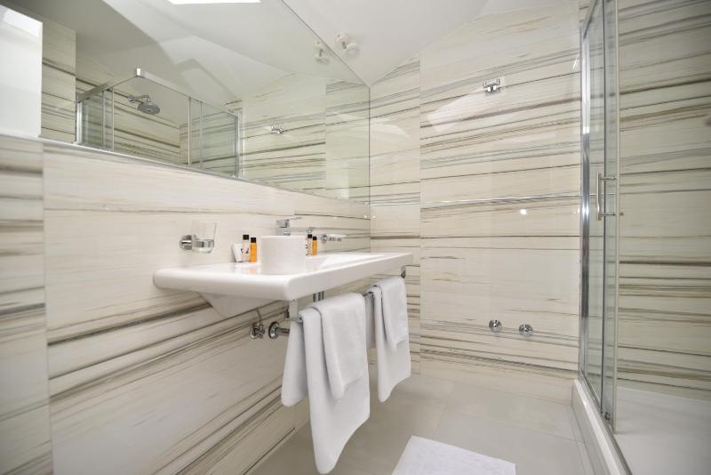 Apartment with Terrace image 4