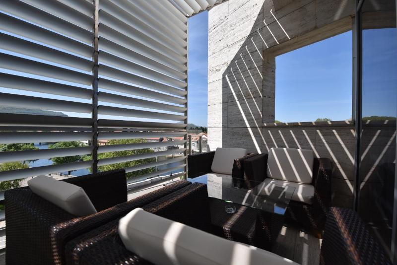 Double Room with Terrace and Riverview image 3