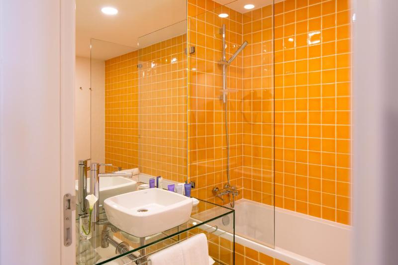 Double or Twin Room image 2