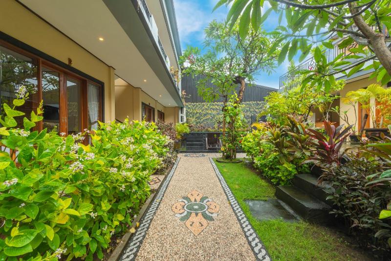 Liliy Guest House Kuta - image 18