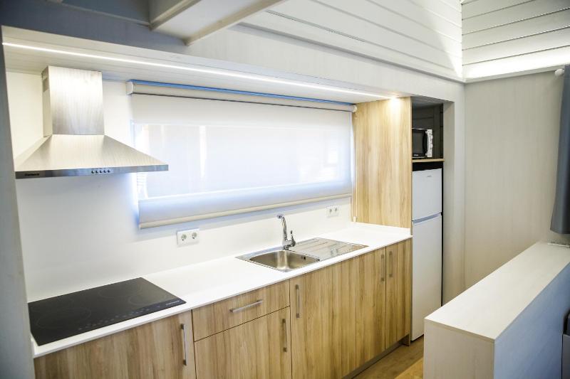 Three-Bedroom Bungalow image 4