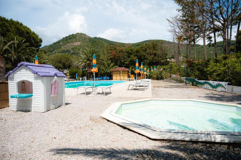 Glamping at Elba - image 33