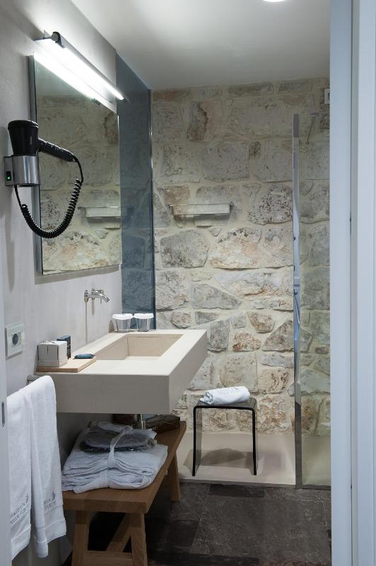 Superior Double Room with View image 3
